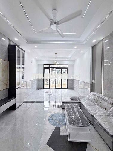 Cần bán nhà 1 trệt 1 lầu gần nhà thờ Tân Vinh , Long Bình Tân