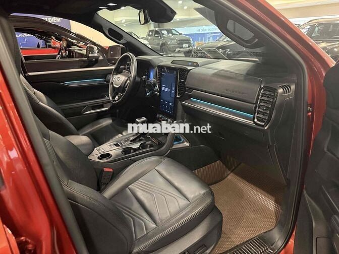 Everest Titanium 1 Cầu 27.900km xe tại Hãng Ford