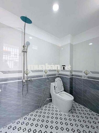 Cần bán nhà 1 trệt 1 lầu gần nhà thờ Tân Vinh , Long Bình Tân