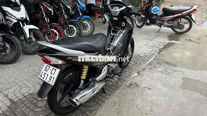 Future Neo kim 06 áo fi09 đen ( hỗ trợ góp )