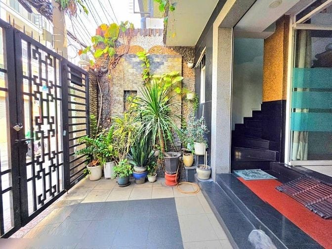 Ngộp ngân hàng giảm 1tỷ, nhà 5 tầng 86m2, Hẻm 8m Lê Đức Thọ, chỉ 9tỷ x