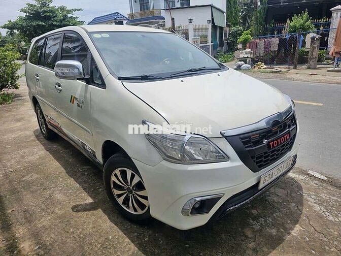 Toyota Innova 2016 J lên E Trắng
