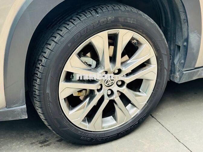 Innova Cross Hybrid 2024 - ĐK 2025 - Giá TL