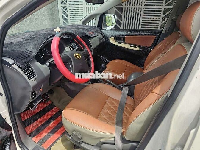Toyota Innova 2016 J lên E Trắng