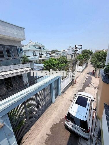 Bán nhà 1 trệt 1 lầu hẻm xe hơi gần chợ Bửu Hòa