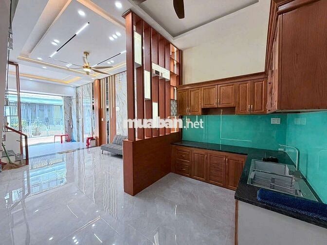 Bán nhà 1 trệt 1 lầu hẻm xe hơi gần chợ Bửu Hòa