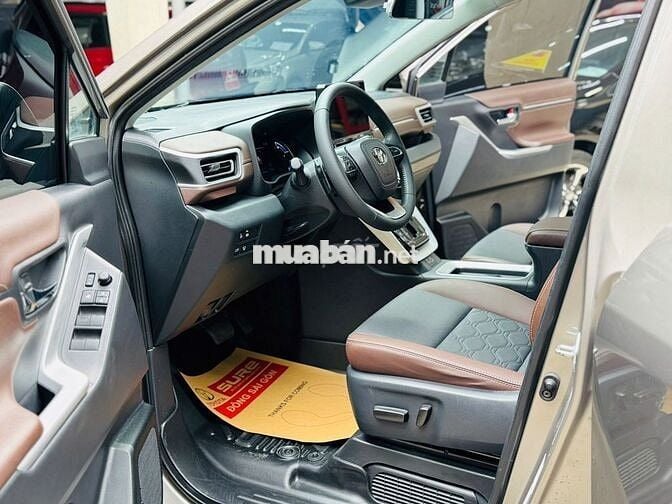 Innova Cross Hybrid 2024 - ĐK 2025 - Giá TL