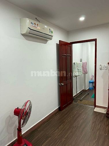 Mặt tiền kd tầng trệt Cc Ba Tơ, Q.8, 44m2, 2 tầng mới đẹp, giá 4 tỷ 25