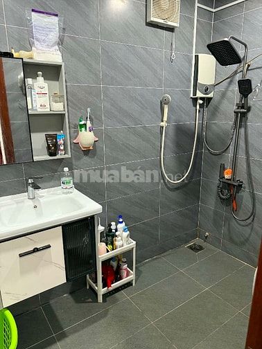 Mặt tiền kd tầng trệt Cc Ba Tơ, Q.8, 44m2, 2 tầng mới đẹp, giá 4 tỷ 25