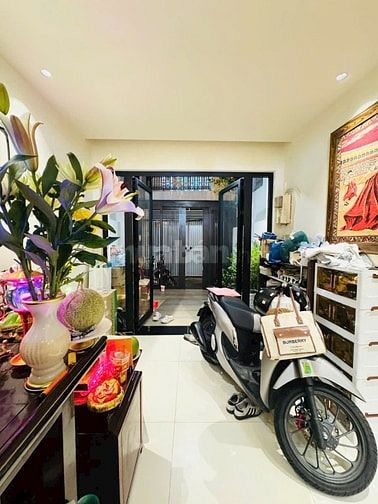 GIÁ 9T ĐIỆN BIÊN PHỦ QUẬN 10 - DT 60M2 SÁT MT, 5PN XEM LÀ THÍCH