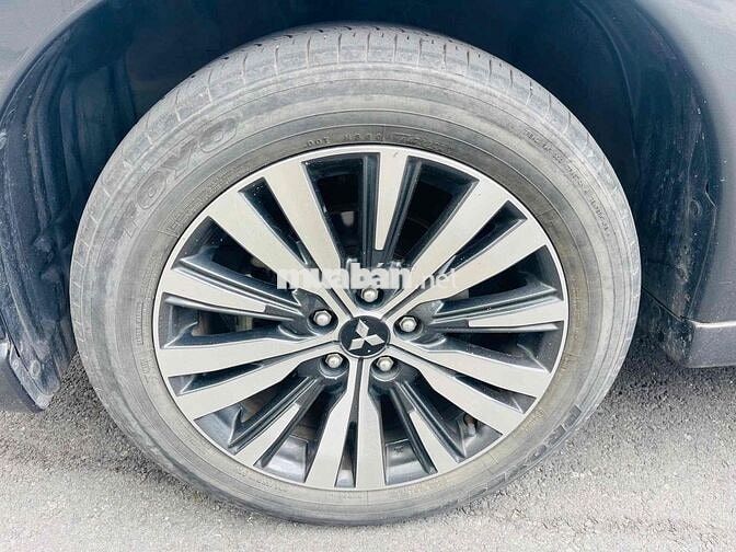 Mitsubishi Outlander Pre 2022 Xám
