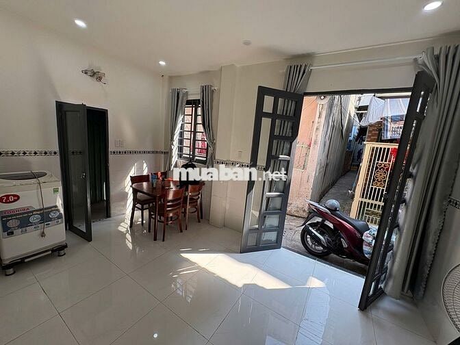 Chính chủ cần bán Nhà mới 1t1l đang cho thuê, sổ sẵn giá chỉ 1.8 tỷ