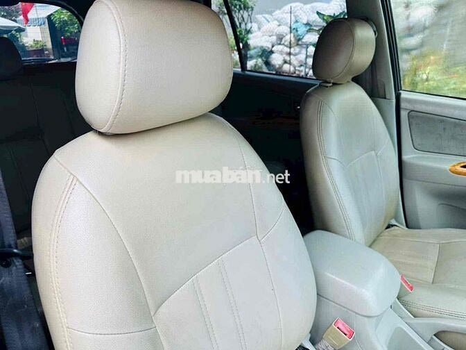 Toyota Innova G 2010 Bạc