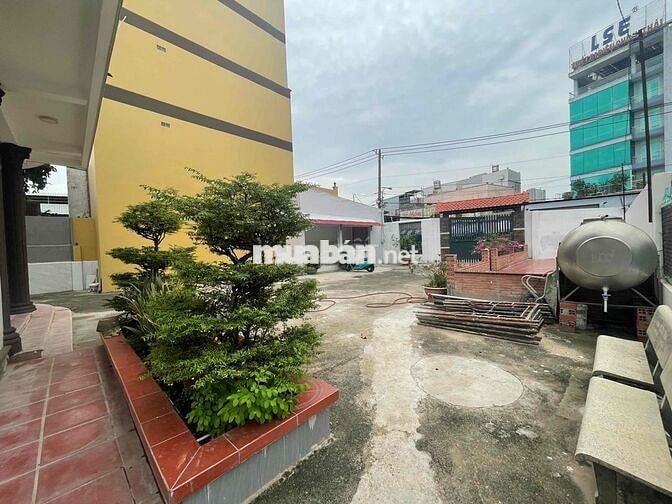 Cho Thuê biệt thự Q6  sân rộng đâu oto thoải mái cafe sân vườn  quán a