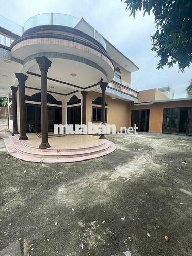 Cho Thuê biệt thự Q6  sân rộng đâu oto thoải mái cafe sân vườn  quán a