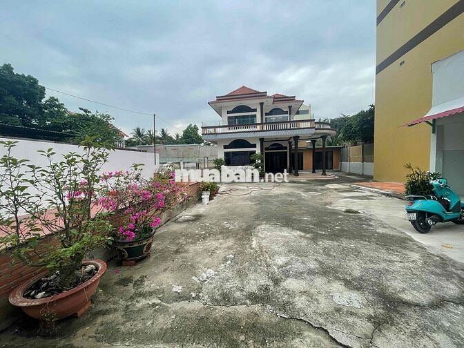 Cho Thuê biệt thự Q6  sân rộng đâu oto thoải mái cafe sân vườn  quán a