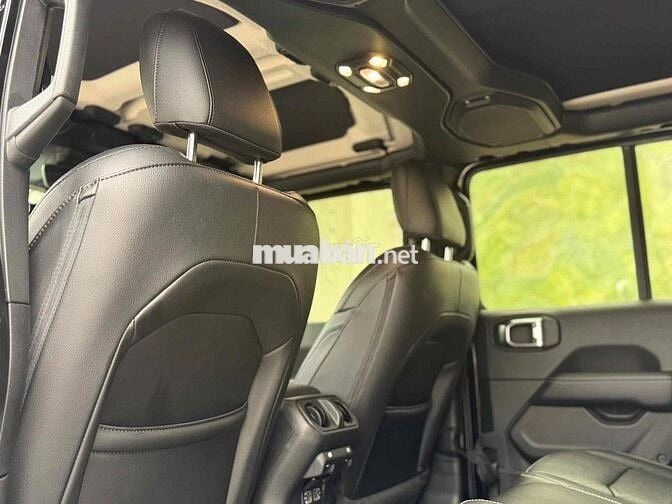 Jeep Wrangler Sahara 2023 Đen 3500km
