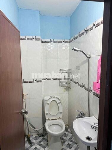 🇻🇳 CHO THUÊ NHÀ NGUYÊN CĂN 2 MẶT TIỀN HẺM XE HƠI - 4PN - 3 WC .