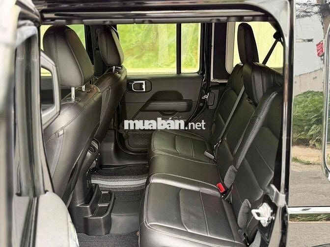 Jeep Wrangler Sahara 2023 Đen 3500km