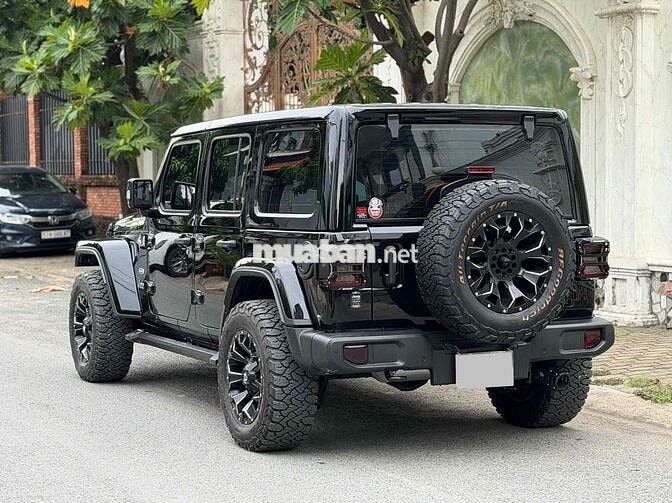 Jeep Wrangler Sahara 2023 Đen 3500km
