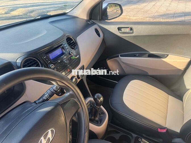 Hyundai i10 2017 1.0MT Bạc