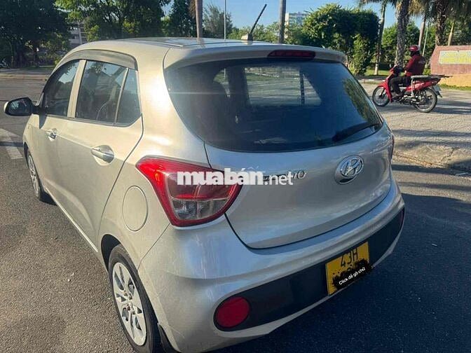 Hyundai i10 2017 1.0MT Bạc