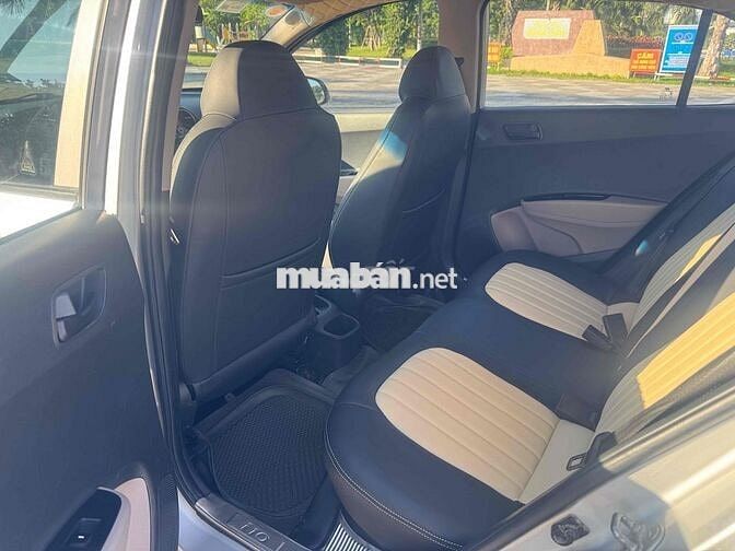Hyundai i10 2017 1.0MT Bạc