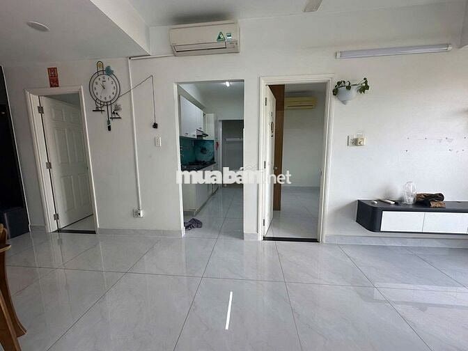 Chủ cần bán gấp cc Ehome 3 giá 1 tỷ 550 triệu/ 64m2 để đi nước ngoài
