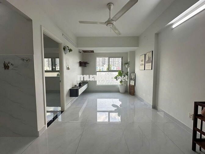 Chủ cần bán gấp cc Ehome 3 giá 1 tỷ 550 triệu/ 64m2 để đi nước ngoài