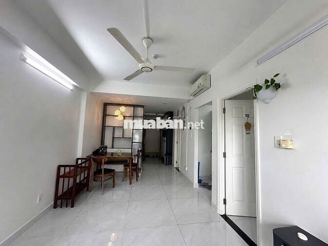 Chủ cần bán gấp cc Ehome 3 giá 1 tỷ 550 triệu/ 64m2 để đi nước ngoài