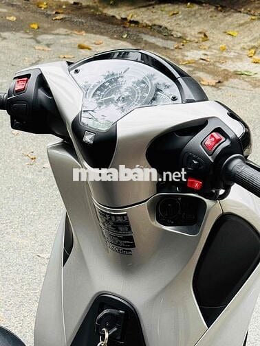 Honda SH 150i ABS 2018 Bạc poscher spoty
