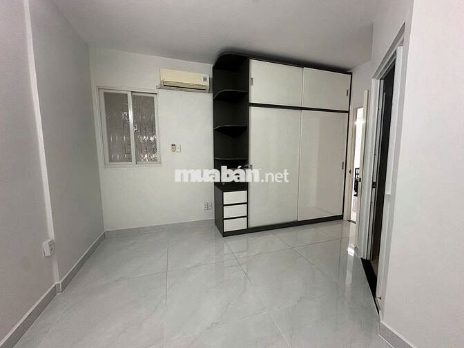 Chủ cần bán gấp cc Ehome 3 giá 1 tỷ 550 triệu/ 64m2 để đi nước ngoài