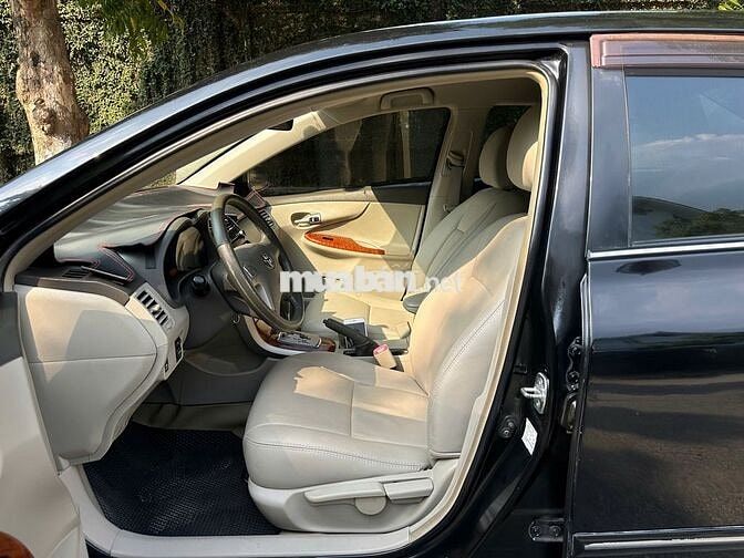 Toyota Altis 1.8G AT Đen