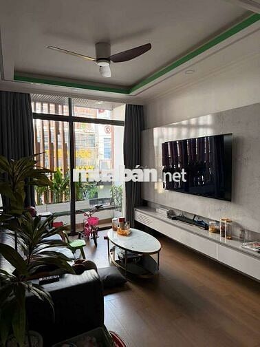 kẹt tiền bán gấp nhà mặt tiền nguyễn thị tần thuộc phường chánh hưng