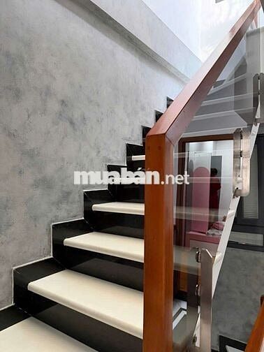 kẹt tiền bán gấp nhà mặt tiền nguyễn thị tần thuộc phường chánh hưng