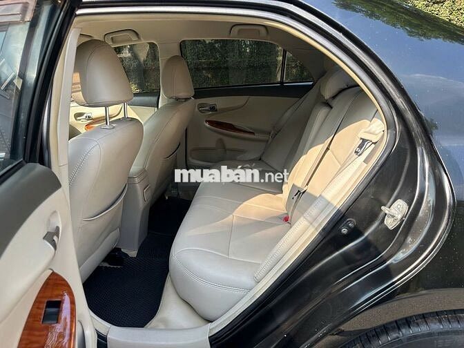 Toyota Altis 1.8G AT Đen