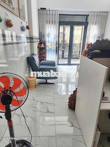 CHO THUÊ-NHÀ FULL NỘI THẤT,CÓ THANG MÁY -MT LÂM VĂN BỀN - TRỆT 3 LẦU