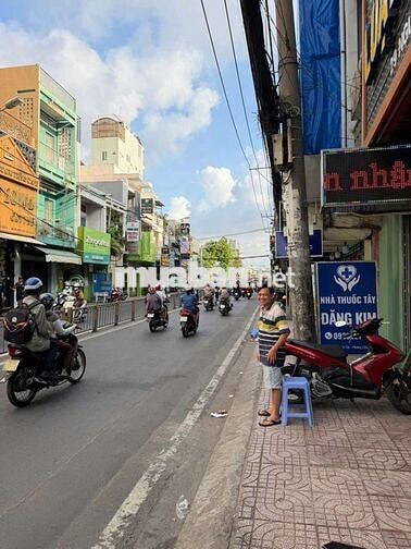 kẹt tiền bán gấp nhà mặt tiền nguyễn thị tần thuộc phường chánh hưng