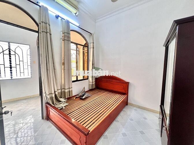 NHÀ Ở KINH DOANH 4 PHÒNG NGỦ TRUNG TÂM THÀNH PHỐ GIÁ 18 TRIỆU/THÁNG