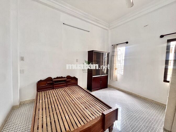 NHÀ Ở KINH DOANH 4 PHÒNG NGỦ TRUNG TÂM THÀNH PHỐ GIÁ 18 TRIỆU/THÁNG