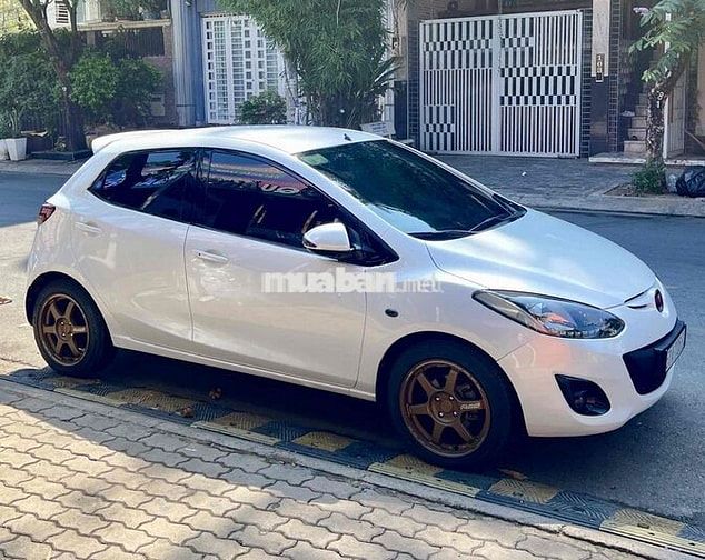 Mazda 2s 2013