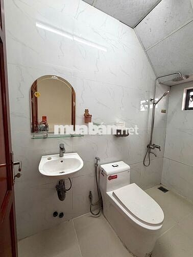 CHO THUÊ NHÀ NGUYÊN CĂN 1 TRỆT 2 LẦU ĐƯỜNG LỮ GIA