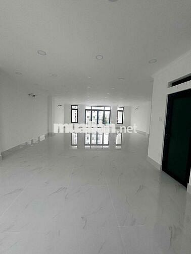 MẶT TIỀN VIP KHU LUỸ BÁN BÍCH - 8 x 22 - TRỆT 5 LẦU - TM - PCCC
