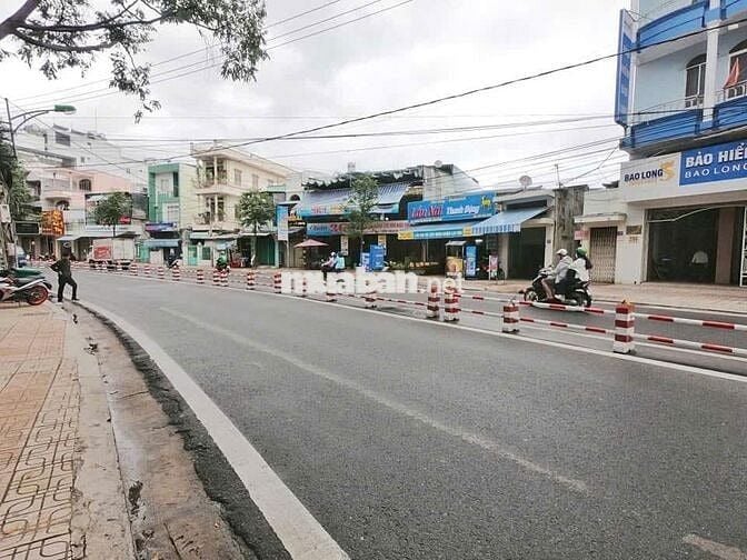CHO THUÊ NHÀ NGUYÊN CĂN MẶT TIỀN NGUYỄN THỊ MINH KHAI 160m2