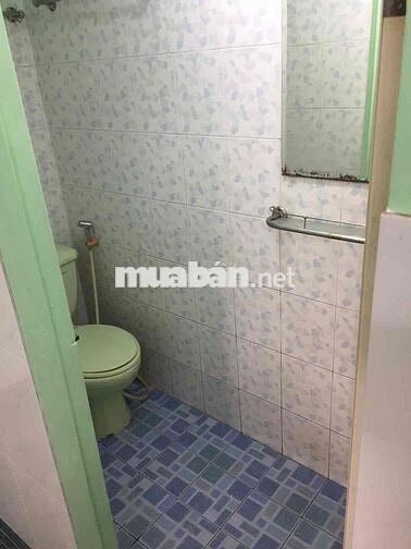 HIỆN CÒN MỘT PHÒNG NHỎ CHO SINH VIÊN NGAY CHỢ CÂY QUÉO