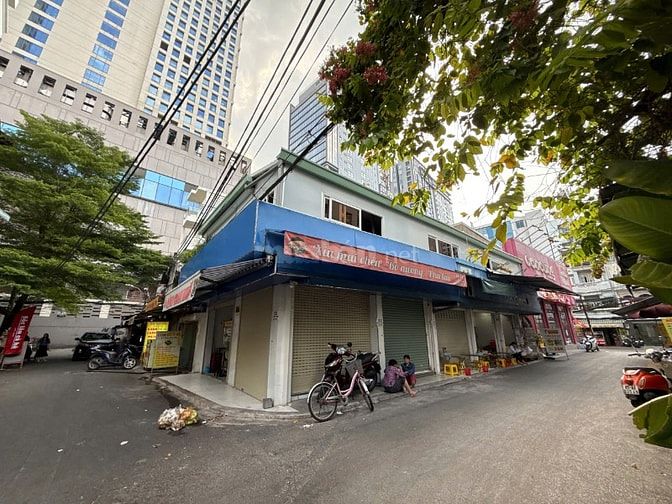 22.5 tỷ! Bán khuôn đất góc 2 mặt tiền 15x6.5m Nguyễn Văn Thương 