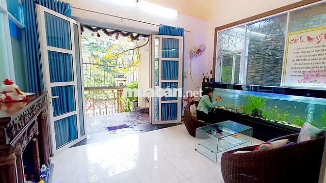 Văn Phòng Tại TRỆT tòa nhà, Tiện tiếp khách, trưng bày sản phẩm, 24/24