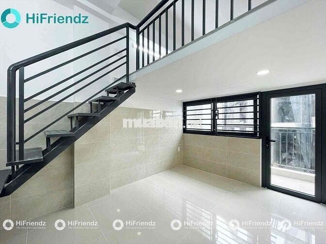 Trống 1 Phòng Gác Có Ban Công Ngay Quang Trung