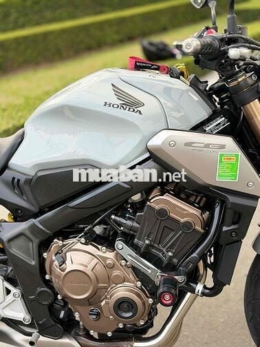 Honda CB650R Xám xi măng 3000 km