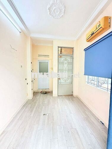 Bán gấp căn góc sát MT Huỳnh Văn Bánh Phú Nhuận - 3 tầng BTCT - 2PN